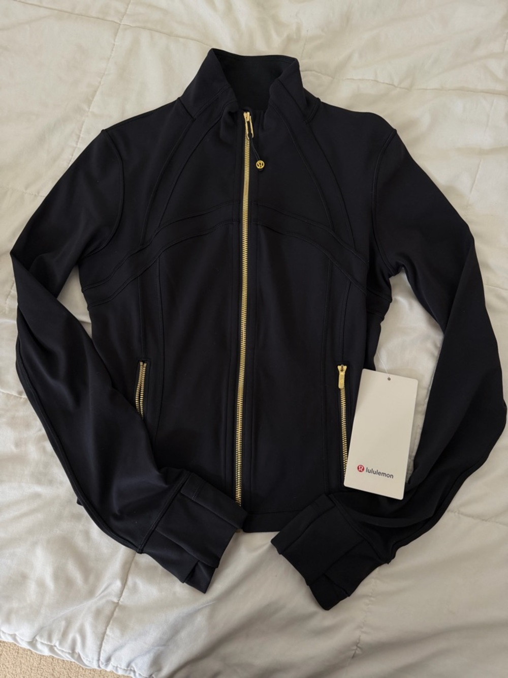 Lululemon Define Cropped Jacket Size 6 Black Gold NWT